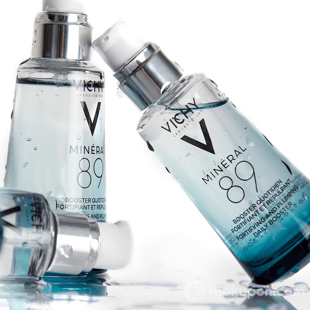 Serum Vichy Mineral 89 dạng gel lỏng xanh dương trên da