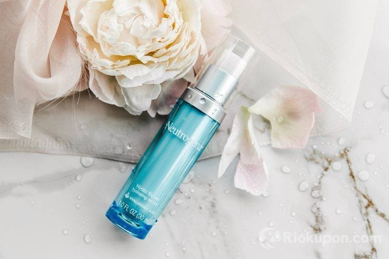 Serum Neutrogena Hydro Boost Hydrating chai và chất lỏng trong suốt dưỡng ẩm