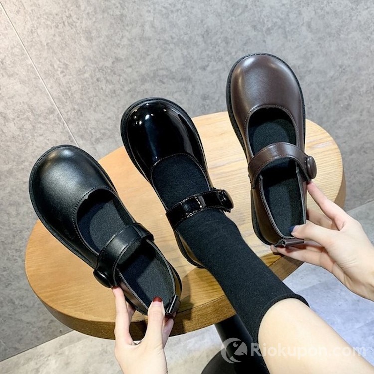 Top 7 mẫu giày nữ tôn chân, dễ phối đồ nhất cho ngày Tết 2023