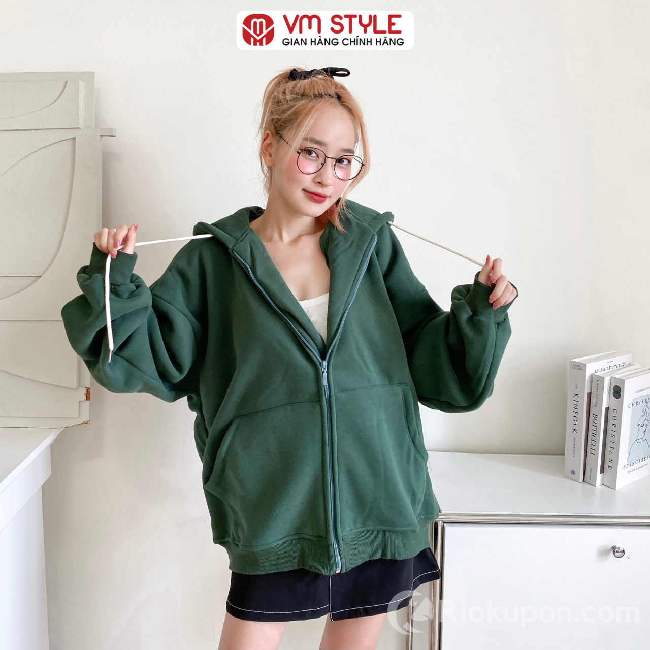 Áo khoác hoodie nỉ VMSTYLE KNU00012 trong siêu hội thời trang Lazada