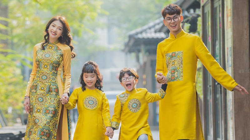 Màu vàng may mắn ngày Tết