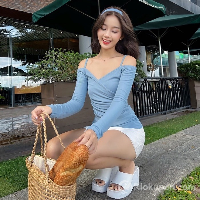 Review áo thun nữ Toptify kiểu bẹt vai eo xếp ly Dahlia Top AC34