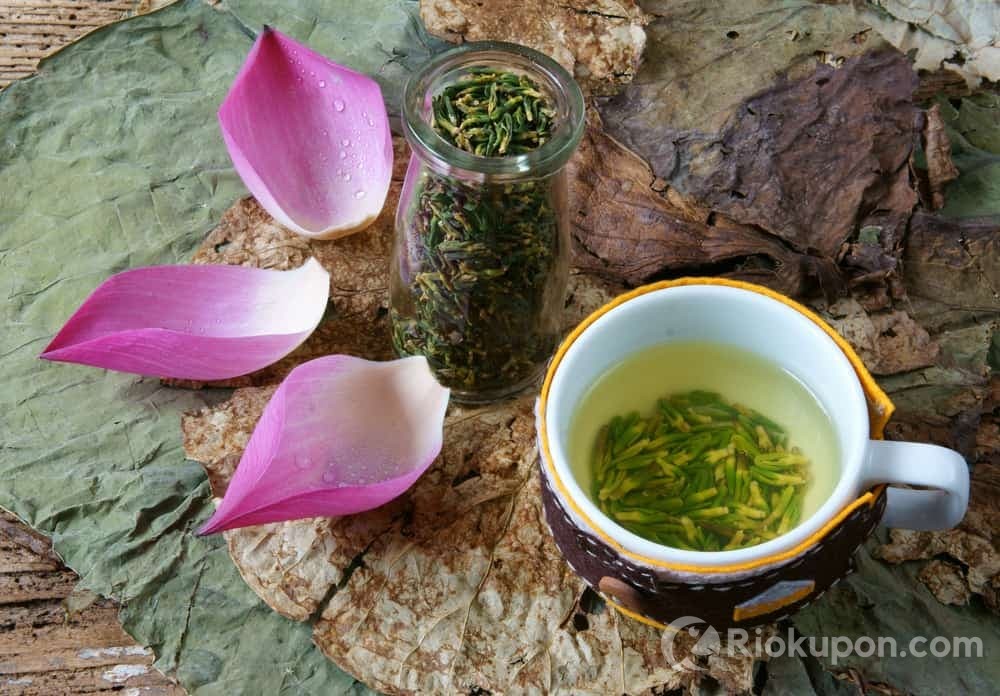 Trà tâm sen có nhiều công dụng tốt cho sức khỏe và làm đẹp