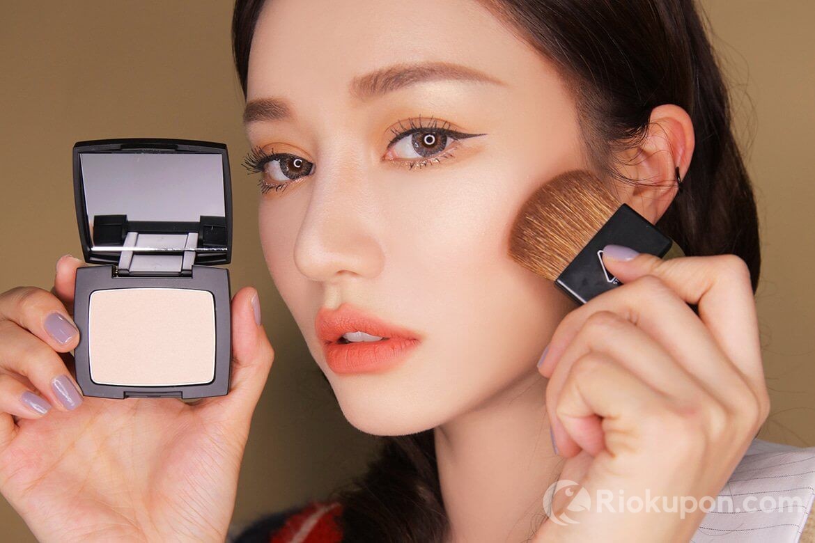 Top 7 thương hiệu phấn tạo khối chất lượng tốt đáng mua nhất hiện nay