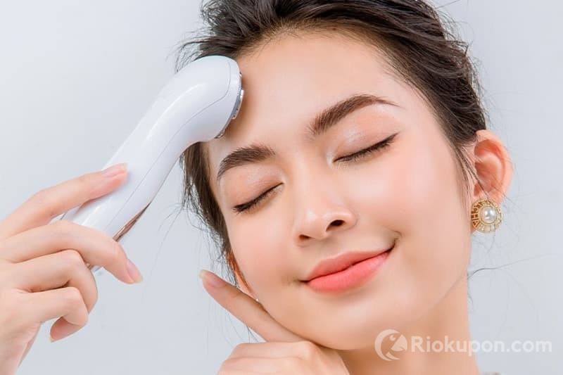 Review TOP 7 máy massage mặt được đánh giá tốt nhất hiện nay