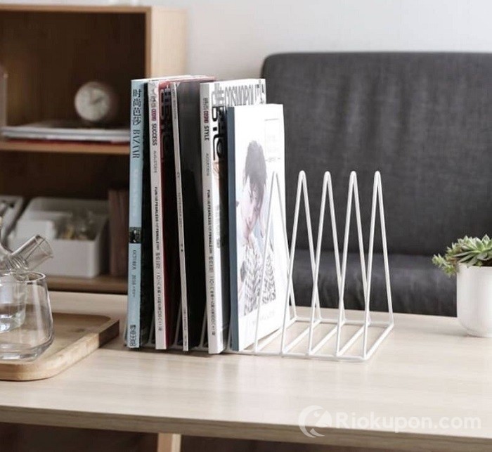 Những món đồ decor bàn học đẹp, đơn giản, gọn gàng và hiện đại