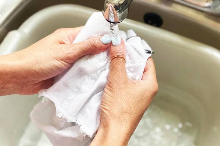Nước giặt đồ lót dạng lỏng thơm mát, an toàn cho vùng kín