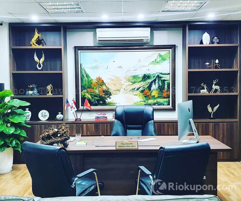 Bàn làm việc trang trí phong thủy mang lại may mắn