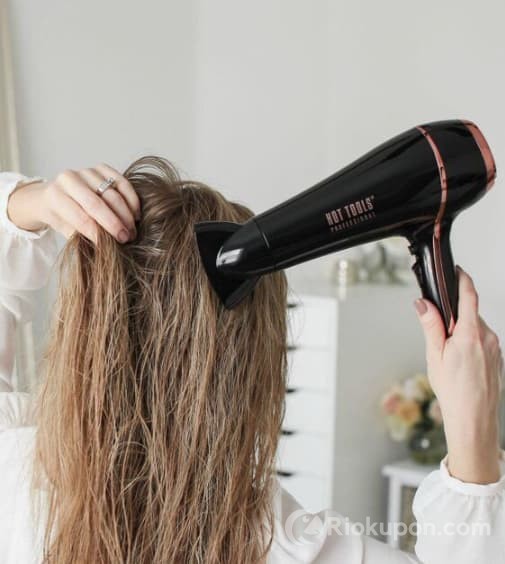 Hướng dẫn sấy tóc đúng cách với nhiệt độ vừa phải