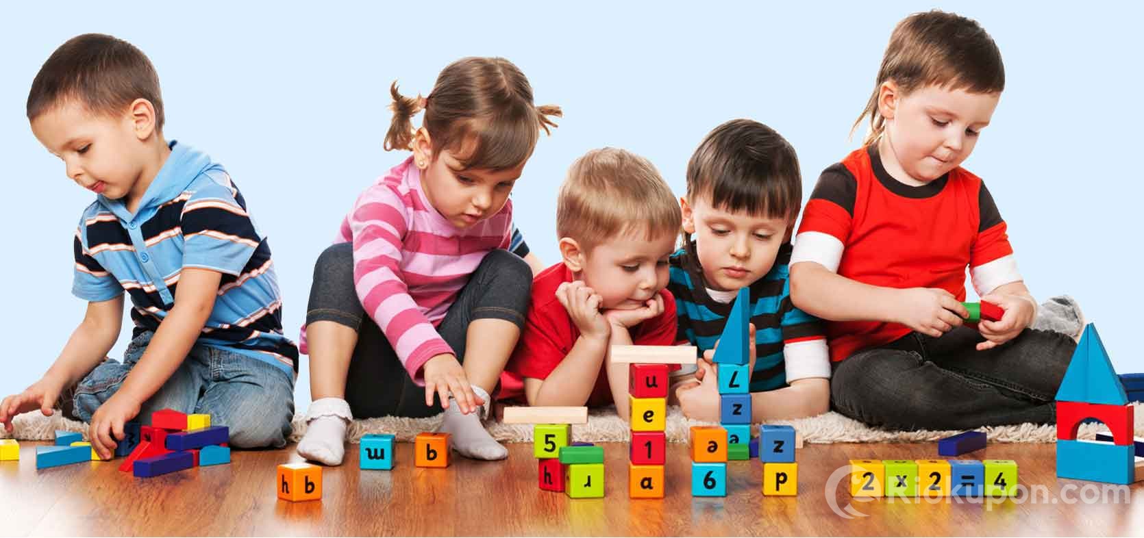 Các bộ lego chất lượng làm quà tặng 1/6 cho bé