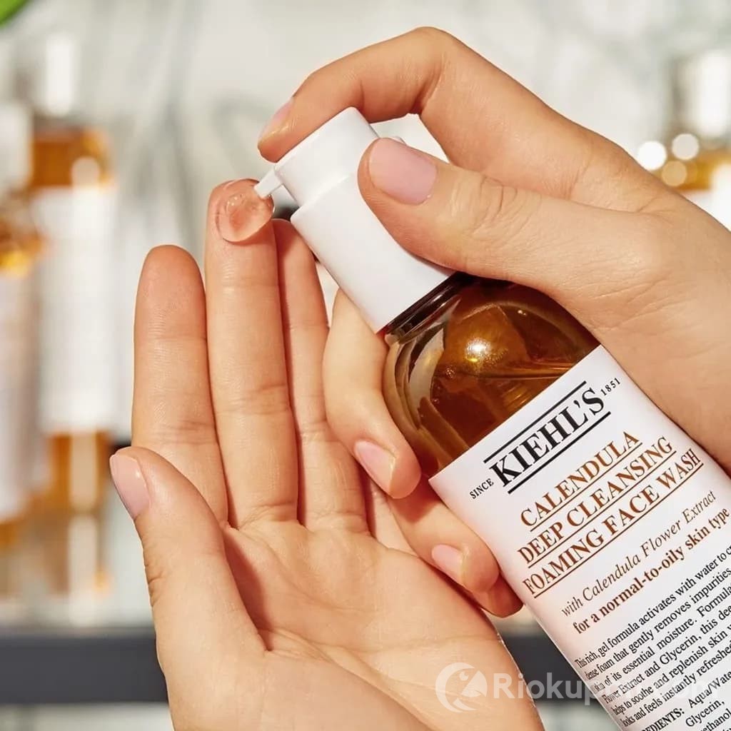 Nước cân bằng hoa cúc Kiehl's Calendula Herbal Extract Alcohol-Free Toner 250ML