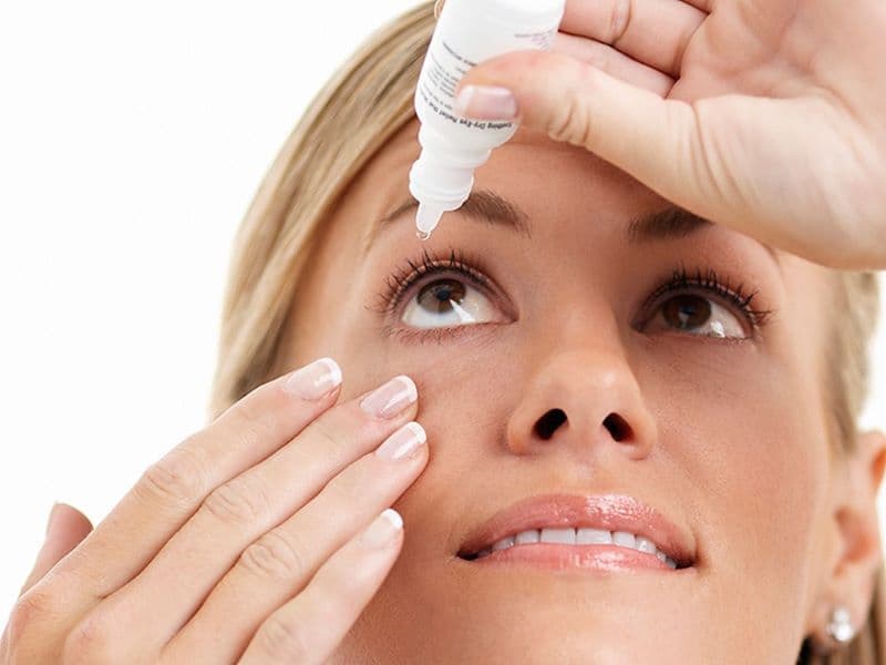 Lưu ý vệ sinh khi nhỏ thuốc mắt