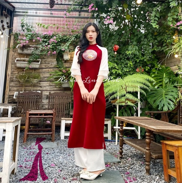 Áo dài cách tân phối thắt nơ trẻ trung