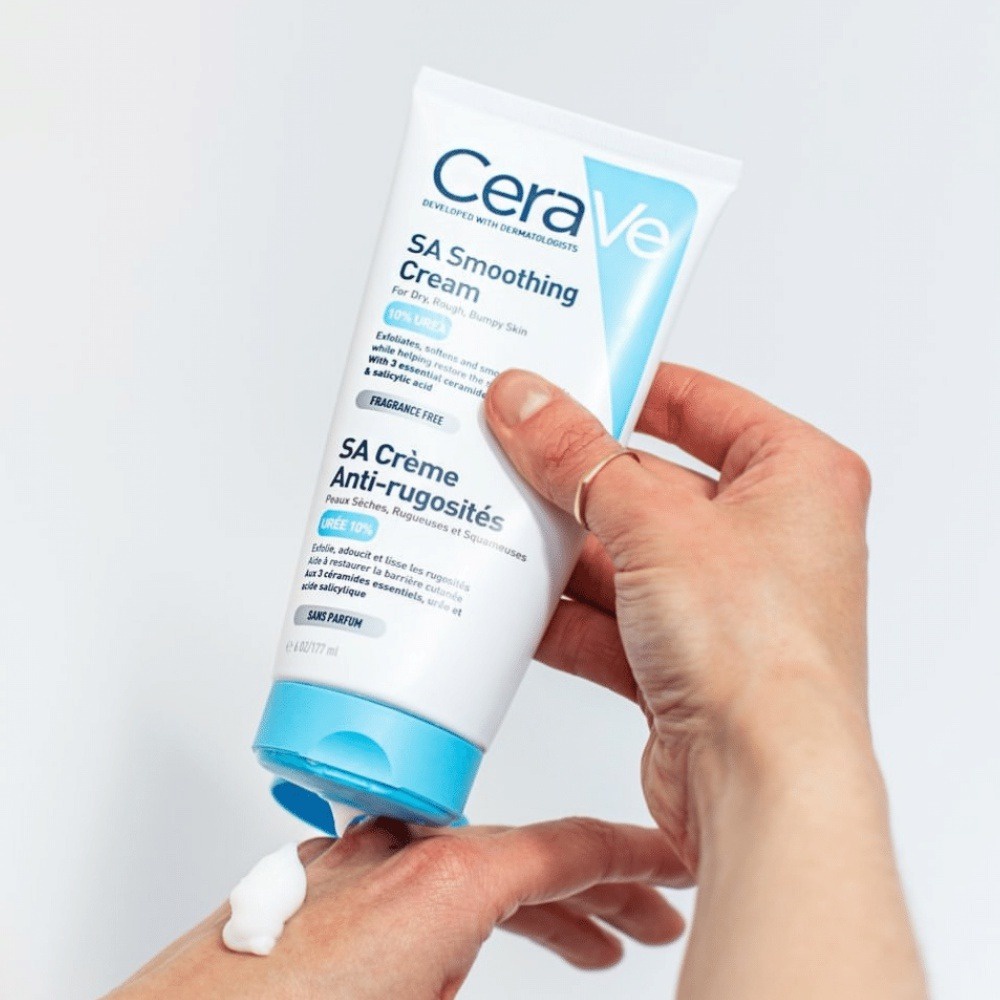 Kem dưỡng CeraVe SA Smoothing Cream trong chai nhựa lớn