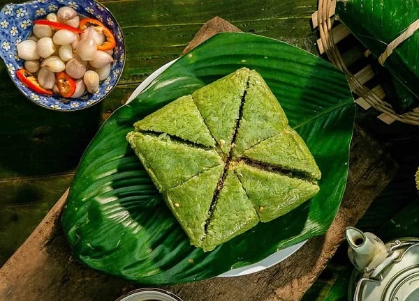 Bánh chưng Tết truyền thống xanh lá chuối