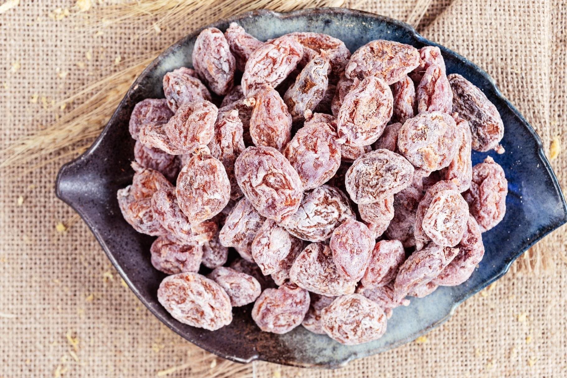 Mứt ô mai xí muội đào bao tử chua ngọt
