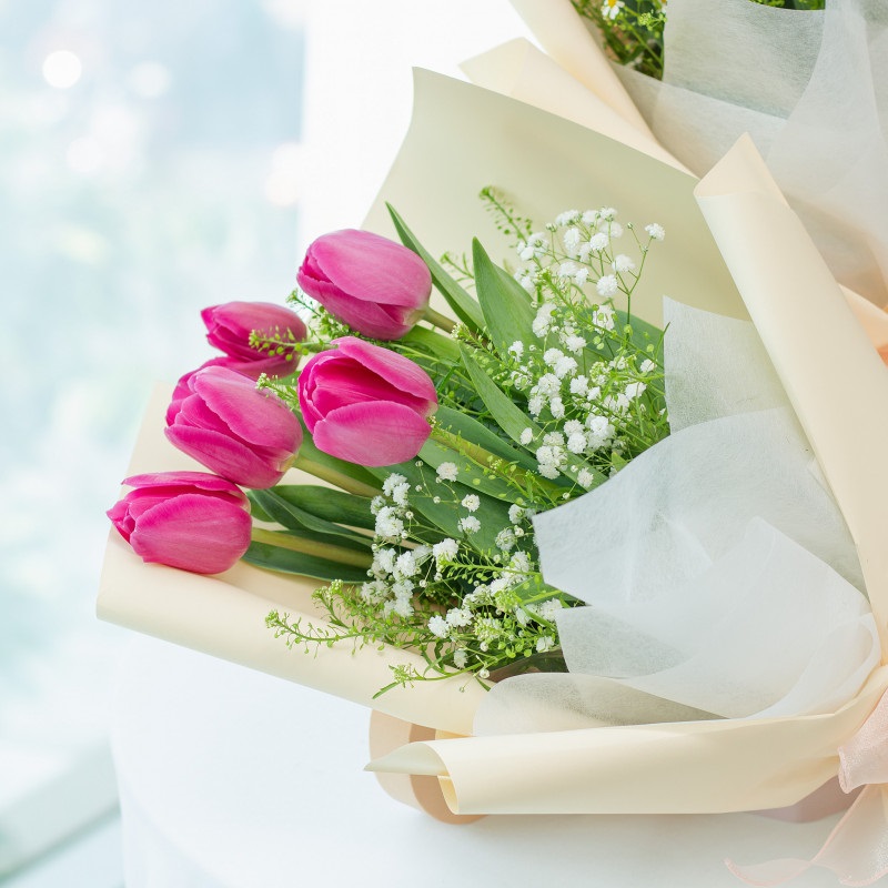 Beautiful flower bouquet for girlfriend
