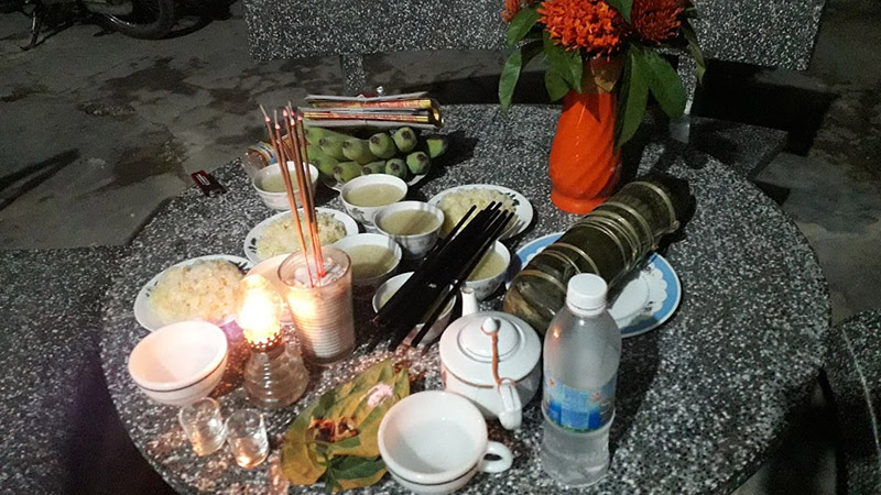 Ý nghĩa phong tục cúng gạo muối giao thừa