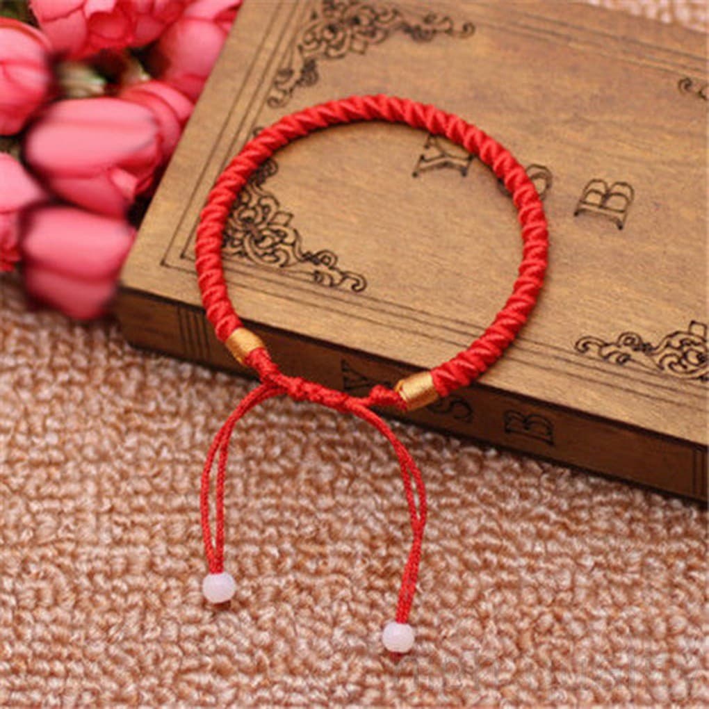 Vòng dây may mắn màu đỏ đầu năm
