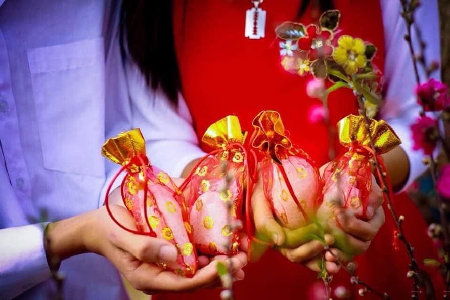 Mua muối đầu năm để cầu may mắn, tài lộc theo phong thủy