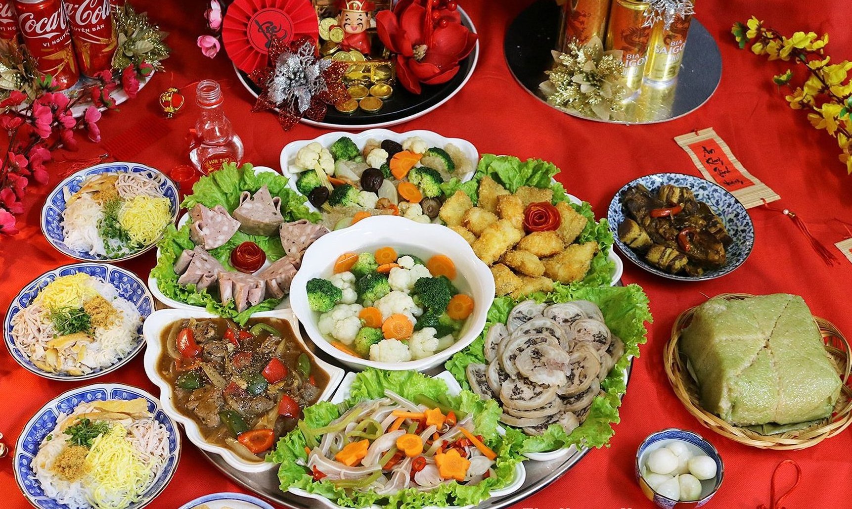 Mâm cúng trong nhà ngày rằm tháng Giêng với đầy đủ lễ vật