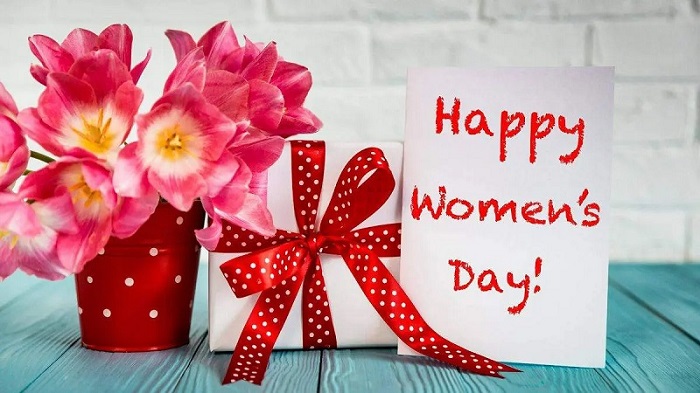 Gợi ý 7+ set quà tặng 8/3 ý nghĩa, giá rẻ được bán chạy trên Shopee