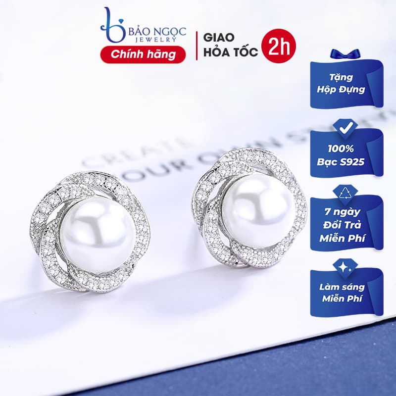 Trang sức là quà tặng 8.3 cho mẹ