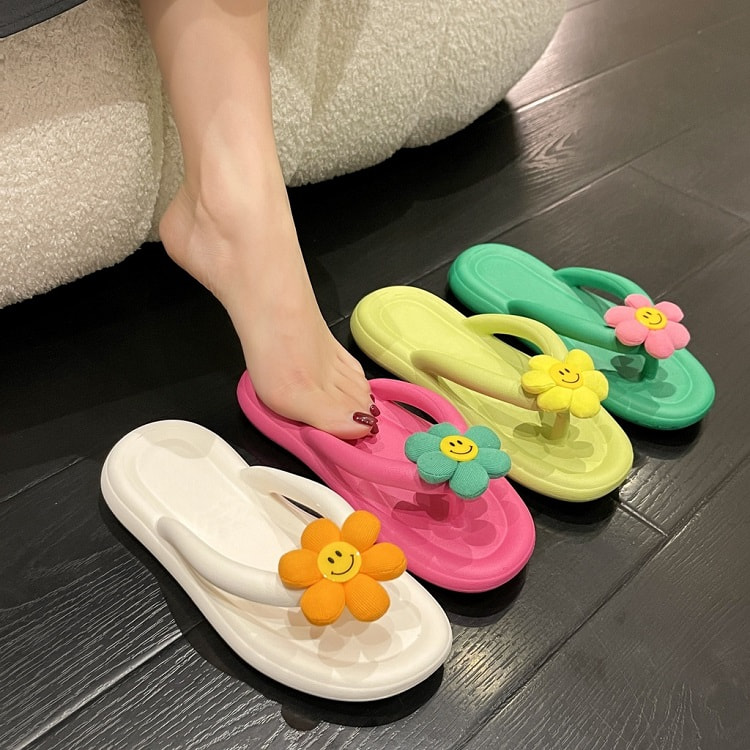 Dép kẹp nữ TIKP gắn hoa cười dễ thương