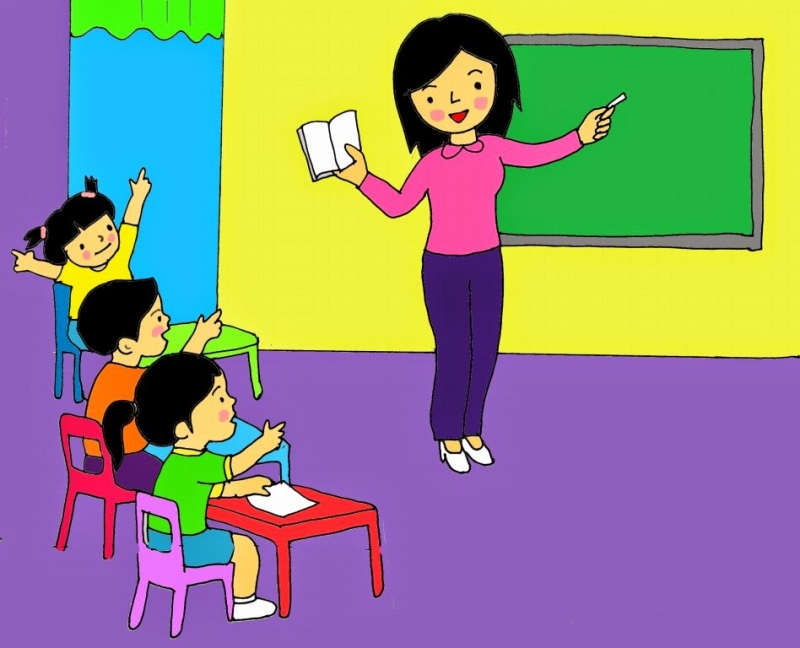 Thầy cô tặng quà và chúc các học sinh nhân ngày 1/6