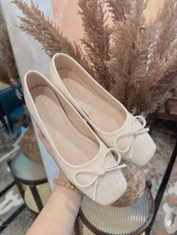 Review giày búp bê da bóng mũi vuông gắn nơ đế dẻo - màu be dễ thương