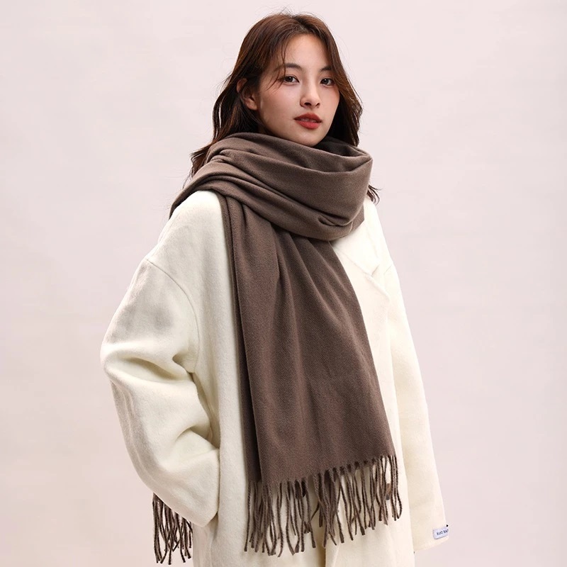 Gợi ý những cách đeo khăn quàng cổ thời trang và đơn giản